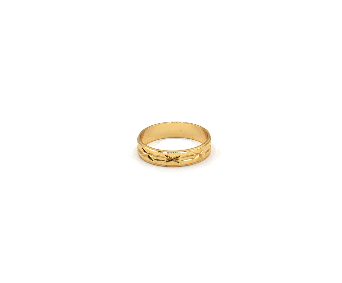 gold plated band ring with design